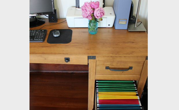 tidy_desk_drawer_organization.jpg organized desk