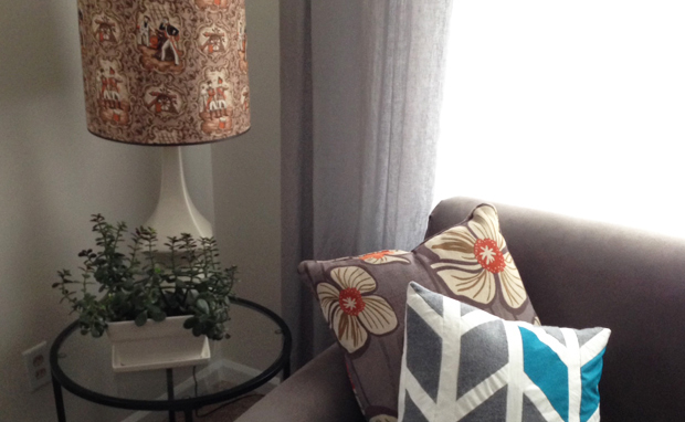 Living room décor with three mixed patterns