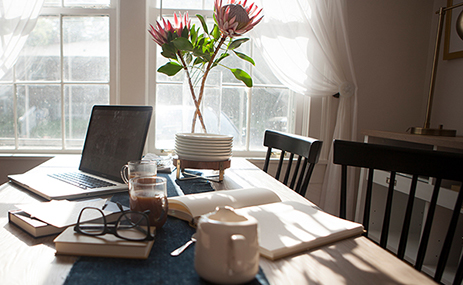 How to Turn Your Kitchen Table Into a Home Office Space—and Back