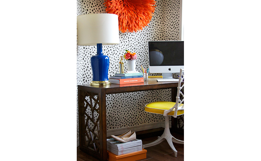 Vintage lamp for your dorm room desk